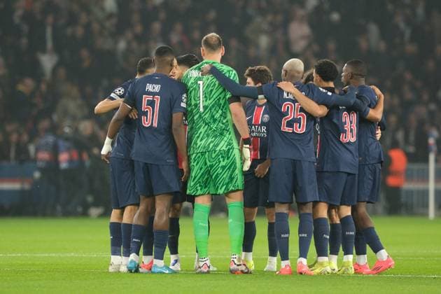 November 6, 2024, Paris, France: Paris SG Team before the League phase MD4 of UEFA Champions League match between Paris Saint Germain and Atletico de Madrid at the Parc des Princes Stadium - Paris - France..Atletico de Madrid won 2:1 Paris France - ZUMAp119 20241106_zaf_p119_023 Copyright: xPierrexSteveninx