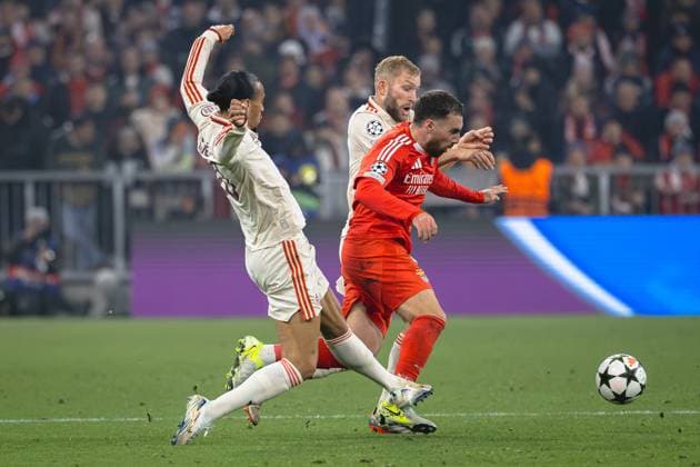 Munich, Germany, Novemberr 06st 2024: A duel between Leroy SanÃ (10 Munich) and Nicolas Otamendi (30 Benfica) during the UEFA Champions League football match between FC Bayern Munich and Benfica Lisbon at Allianz Arena in Munich, Germany. Philipp Kresnik (Philipp Kresnik SPP) Copyright: xPhilippxKresnikx xSPPx spp-en-PhKrSp-_KRE6802-Verbessert-RR