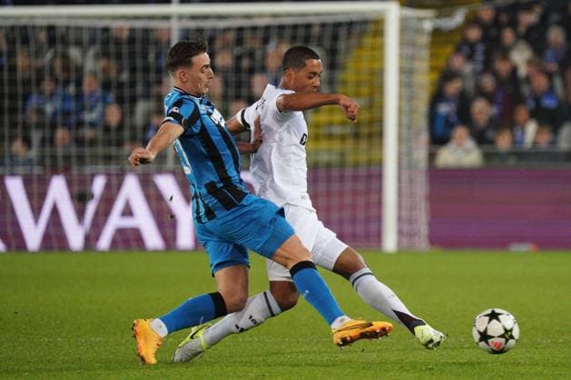 Fußball, CL, FC Brügge - Aston Villa Youri Tielemans of Aston Villa holds off Casper Nielsen of Club Brugge Club Brugge v Aston Villa, UEFA Champions League, Group Stage, Football, Jan Breydel Stadium, Brussels, Belgium - 06 Nov 2024 EDITORIAL USE ONLY No use with unauthorised audio, video, data, fixture lists, club league logos or live services. Online in-match use limited to 120 images, no video emulation. No use in betting, games or single club league player publications. Copyright: xDavexWinter Shutterstockx 14863799dt