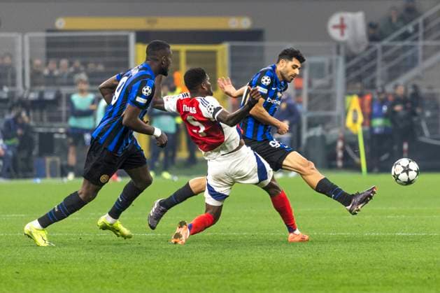 FC Internazionale Milano v Arsenal FC - UEFA Champions League 2024 25 League Phase MD4 Mehdi Taremi plays during the UEFA Champions League 2024 25 match between FC Internazionale and FC Arsenal in Milano, Italy, on November 6, 2024, at Stadio Giuseppe Meazza Milano Milano Italy  Copyright: xMairoxCinquettix originalFilename:cinquetti-fcintern241106_nptCy.jpg