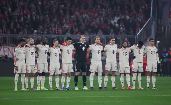 (241107) -- MUNICH, Nov. 7, 2024 -- Players of Bayern Munich observe a minute s silence for Spain flood victims before the UEFA Champions League football match between Bayern Munich and Benfica in Munich, Germany, Nov. 6, 2024. (Photo by Xinhua) (SP)GERMANY-MUNICH-FOOTBALL-UEFA CHAMPIONS LEAGUE-BAYERN MUNICH VS BENFICA PhilippexRuiz 