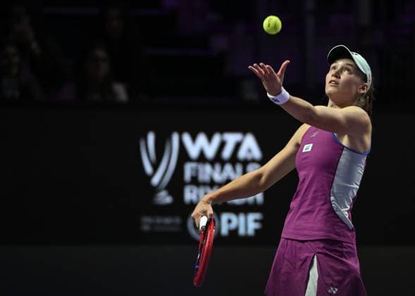 WTA, Tennis Damen Finals 2024 - Day 5 RIYADH, SAUDI ARABIA - NOVEMBER 06: Elena Rybakina of Kazakhstan during her match against Aryna Sabalenka of Belarus, on Day 5 of the 2024 WTA Finals, part of the Hologic WTA Tour, held at King Saud University Indoor Arena on November 06, 2024, in Riyadh, Saudi Arabia. Riyadh Saudi Arabia  Copyright: xArturxWidakx originalFilename:widak-wtafinal241106_nppmw.jpg