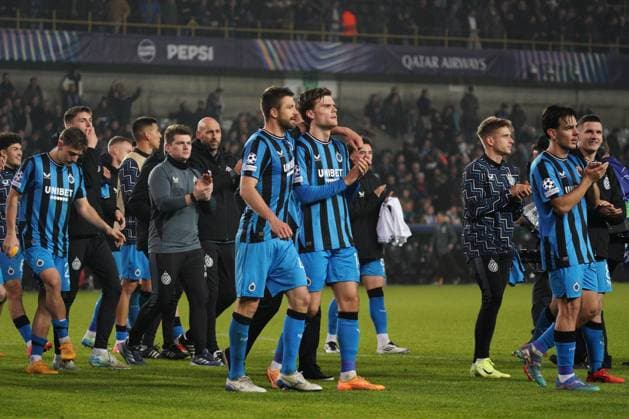 Fußball, CL, FC Brügge - Aston Villa Club Brugge on their lap of honour after their 1-0 victory Club Brugge v Aston Villa, UEFA Champions League, Group Stage, Football, Jan Breydel Stadium, Brussels, Belgium - 06 Nov 2024 EDITORIAL USE ONLY No use with unauthorised audio, video, data, fixture lists, club league logos or live services. Online in-match use limited to 120 images, no video emulation. No use in betting, games or single club league player publications. Copyright: xDavexWinter Shutterstockx 14863799hs