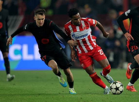 Fußball, CL, Roter Stern Belgrad - FC Barcelona (241107) -- BELGRADE, Nov. 7, 2024 -- Crvena Zvezda s Felicio Milson (R) vies with Barcelona s Marc Casado during the UEFA Champions League football match between Crvena Zvezda and Barcelona in Belgrade, Serbia, on Nov. 6, 2024. (Photo by Xinhua) (SP)SERBIA-BELGRADE-FOOTBALL-UEFA CHAMPIONS LEAGUE-CRVENA ZVEZDA VS BARCELONA PredragxMilosavljevic 