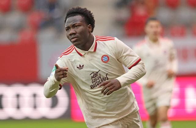 Nestory Irankunda (FCB U19) Jubel, Torjubel, Fussball FC Bayern München U19 - SL Benfica Lissabon U19 UEFA Youth League, Fußball-Liga 06.11.2024 Campus FOTO: Mladen Lackovic LakoPress *** Nestory Irankunda FCB U19 cheering, goal celebration, football FC Bayern Munich U19 SL Benfica Lisbon U19 UEFA Youth League, Football League 06 11 2024 Campus PHOTO Mladen Lackovic LakoPress