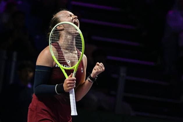 WTA, Tennis Damen Finals 2024 - Day 6 RIYADH, SAUDI ARABIA - NOVEMBER 07: Barbora Krejcikova of Czech Republic celebrates after winning her match against Coco Gauff of USA, on Day 6 of the 2024 WTA Finals, part of the Hologic WTA Tour, held at King Saud University Indoor Arena on November 07, 2024, in Riyadh, Saudi Arabia. Riyadh Saudi Arabia  Copyright: xArturxWidakx originalFilename:widak-wtafinal241107_npds8.jpg