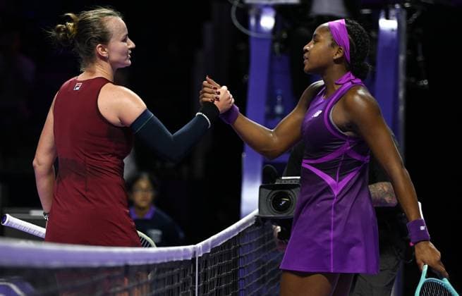 WTA, Tennis Damen Finals 2024 - Day 6 RIYADH, SAUDI ARABIA - NOVEMBER 07: Barbora Krejcikova (L) of Czech Republic wins her match against Coco Gauff of USA, on Day 6 of the 2024 WTA Finals, part of the Hologic WTA Tour, held at King Saud University Indoor Arena on November 07, 2024, in Riyadh, Saudi Arabia. Riyadh Saudi Arabia  Copyright: xArturxWidakx originalFilename:widak-wtafinal241107_npLzR.jpg