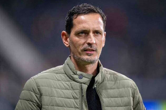 Dino Toppmöller Eintracht Frankfurt looks on gives an interview during the UEFA Europa League 2024 25 League Phase MD4 match between Eintracht Frankfurt v SK Slavia Praha at Deutsche Bank Park on November 7, 2024 in Frankfurt am Main, Germany not used in POL SRB CRO FRA GBR NED ITA USA Defodi 747 747 20241107 EFSlPr 000000028 Defodi-747 not used in POL SRB CRO FRA GBR NED ITA USA
