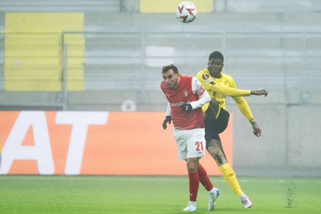 241107 Ricardo Horta of Braga and Terry Yegbe of Elfsborg during the Europa League match between Elfsborg and Braga on November 7, 2024 in Boras Photo Jörgen Jarnberger BILDBYRAN COP 112 JJ0415 fotboll football soccer fotball uefa europa league europa league elfsborg braga bbeng  Copyright: JÖRGENxJARNBERGER BB241107JJ013