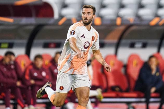 2024-11-07 R. Union Saint-Gilloise v AS Roma - UEFA Europa League 2024 25 League Phase MD4 BRUSSELS, BELGIUM - NOVEMBER 7: Bryan Cristante of AS Roma pointing during the UEFA Europa League 2024 25 League Phase MD4 match between R. Union Saint-Gilloise and AS Roma at King Baudouin Stadium on November 7, 2024 in Brussels, Belgium. (Photo by Joris Verwijst BSR Agency) Brussels Belgium Content not available for redistribution in The Netherlands directly or indirectly through any third parties. Copyright: xBSRxAgencyx