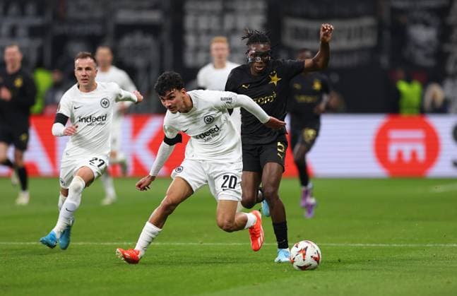 07 11 2024, Football UEFA Europa League, Eintracht Frankfurt SK Slavia Prague, emonline, emspor, v l , Can Uzun Eintracht Frankfurt , Igoh Ogbu SK Slavia Praha DFL DFB REGULATIONS PROHIBIT ANY USE OF PHOTOGRAPHS AS IMAGE SEQUENCES AND OR QUASI VIDEO xdcx Copyright: HMBxMedia Claus