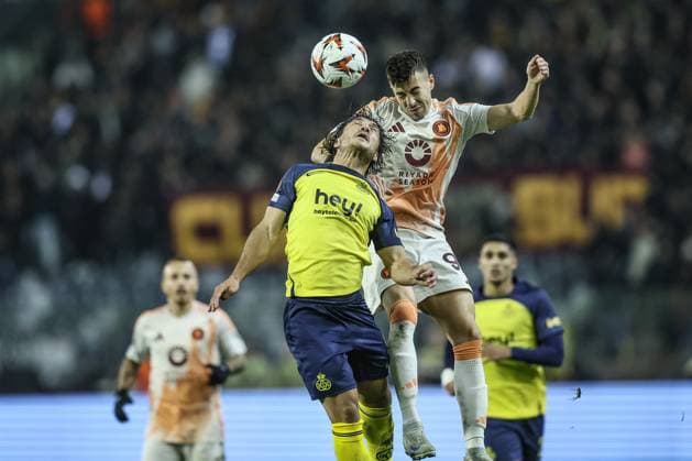 Union s Kevin Mac Allister and AS Roma s Stephan El Shaarawy fight for the ball during a soccer game between Belgian Royale Union Saint-Gilloise and Italian club AS Roma in Brussels, on Thursday 07 November 2024, on day 4 8 of the League phase of the UEFA Europa League tournament. BRUNOxFAHY  x104825403x