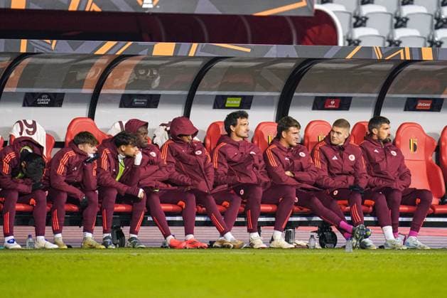 2024-11-07 R. Union Saint-Gilloise v AS Roma - UEFA Europa League 2024 25 League Phase MD4 BRUSSELS, BELGIUM - NOVEMBER 7: bench of AS Roma during the UEFA Europa League 2024 25 League Phase MD4 match between R. Union Saint-Gilloise and AS Roma at King Baudouin Stadium on November 7, 2024 in Brussels, Belgium. (Photo by Joris Verwijst BSR Agency) Brussels Belgium Content not available for redistribution in The Netherlands directly or indirectly through any third parties. Copyright: xBSRxAgencyx
