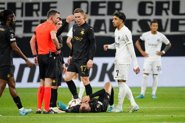 Tomas Chory Slavia Prague, 25 injured on the ground , Football, UEFA Europa League, Matchday 4, 2024 2025, Eintracht Frankfurt vs Slavia Prague, 07 11 2024, Frankfurt Stadion, Frankfurt am Main, Germany Frankfurt am Main Frankfurt Stadion Hessen Germany Copyright: xGrantxHubbsx