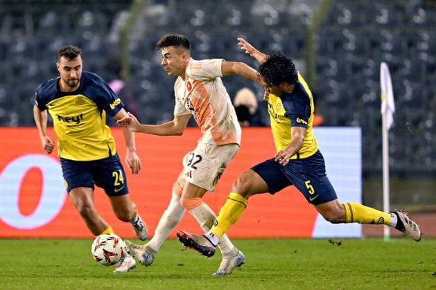 BRUSSELS - (l-r) Charles Vanhoutte of Royale Union Saint-Gilloise, Stephan El Shaarawy of AS Roma, Kevin MacAllister of Royale Union Saint-Gilloise during the UEFA Europa League match between R. Union Saint-Gilles and AS Roma at the King Baudouin Stadium on Nov. 7, 2024 in Brussels, Belgium. ANP Hollandse Hoogte UEFA Europa League match day 4 2024 25 xVIxANPxSportx xGerritxvanxKeulenxIVx 512911428 originalFilename: 512911428.jpg