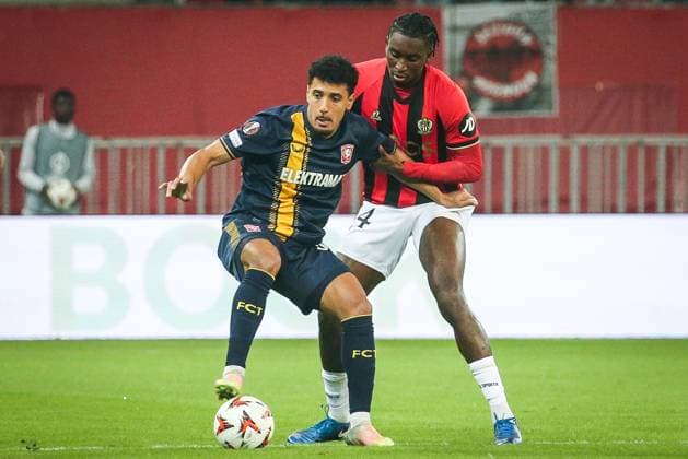 November 7, 2024, Nice, France, France: Sayfallah LTAIEF of FC Twente and Moise BOMBITO of Nice during the UEFA Europa League, League Phase MD4 match between OGC Nice and FC Twente at Allianz Riviera Stadium on November 07, 2024 in Nice, France. Nice France - ZUMAm308 20241107_zsp_m308_004 Copyright: xMatthieuxMirvillex