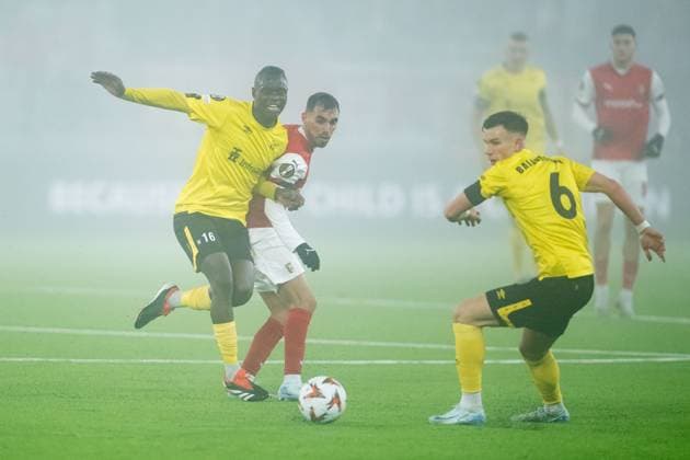241107 Timothy Noor Ouma of Elfsborg and Ricardo Horta of Braga during the Europa League match between Elfsborg and Braga on November 7, 2024 in Boras Photo Jörgen Jarnberger BILDBYRAN COP 112 JJ0415 fotboll football soccer fotball uefa europa league europa league elfsborg braga bbeng  Copyright: JÖRGENxJARNBERGER BB241107JJ029