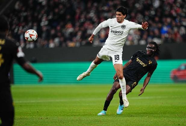 Europa League Round 4: Eintracht Frankfurt versus SK Slavia Prague November 07 2024: Mahmoud Dahoud of Eintracht Frankfurt controls the ball during a Europa League Round 4 game, Eintracht Frankfurt versus SK Slavia Prague, at Deutsche Bank Park, Frankfurt, Germany. Ulrik Pedersen CSM (Credit Image: Â Ulrik Pedersen Cal Media) Frankfurt Germany EDITORIAL USE ONLY Copyright: xx ZUMA-20241107_zma_c04_003.jpg UlrikxPedersenx csmphotothree315878