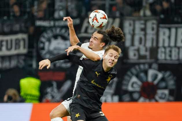 Arthur Theate Eintracht Frankfurt, 03 and Ondrej Zmrzly Slavia Prague, 33 in a header duel , Soccer, UEFA Europa League, Matchday 4, 2024 2025, Eintracht Frankfurt vs Slavia Prague, 07 11 2024, Frankfurt Stadion, Frankfurt am Main, Germany Frankfurt am Main Frankfurt Stadion Hessen Germany Copyright: xGrantxHubbsx