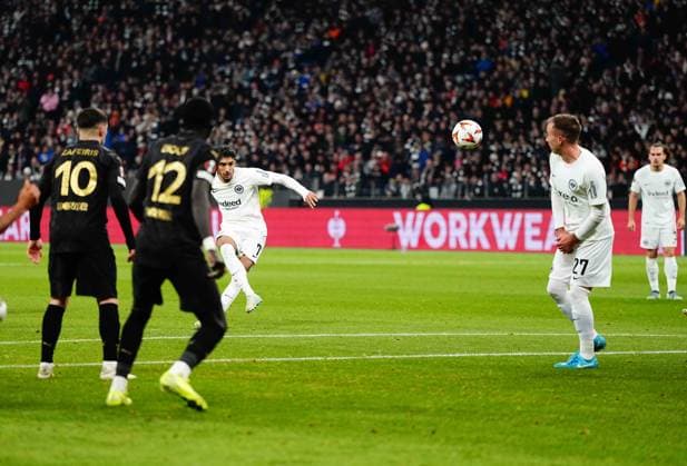 November 07 2024: Omar Marmoush of Eintracht Frankfurt scores the teams first goal during a Europa League Round 4 game, Eintracht Frankfurt versus SK Slavia Prague, at Deutsche Bank Park, Frankfurt, Germany. CSM Frankfurt Germany - ZUMAc04_ 20241107_zma_c04_041 Copyright: xUlrikxPedersenx