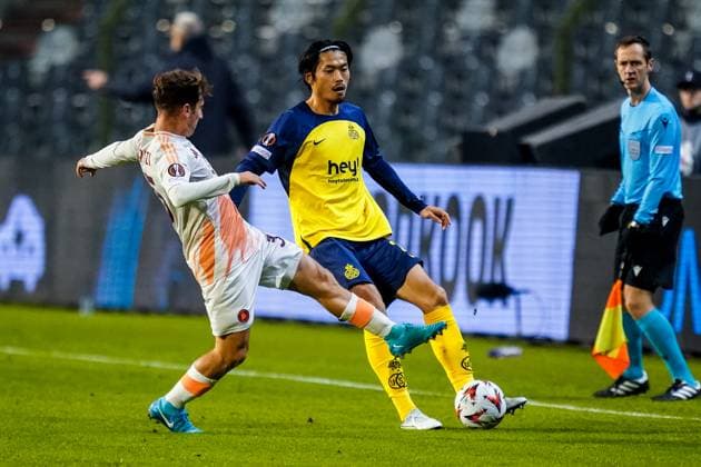 BRUSSELS, BELGIUM - NOVEMBER 7: Koki Machida of Union Saint-Gilloise passes the ball under pressure from Tommaso Baldanzi of AS Roma during the UEFA Europa League 2024 25 League Phase MD4 match between R. Union Saint-Gilloise and AS Roma at King Baudouin Stadium on November 7, 2024 in Brussels, Belgium. (Photo by Rene Nijhuis) SPO  Copyright: xRenexNijhuis