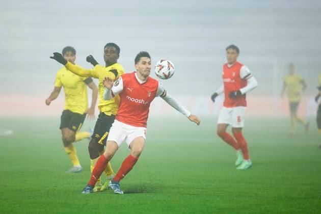 BORAS, SWEDEN 20241107 Bragas Paulo Oliveira and Elfsborgs Michael Baidoo during Thursdays UEFA Europa League soccer match between IF Elfsborg and SC Braga at Boras Arena BORAS SWEDEN x9200x  Copyright: xAdamxIhse TTx EUROPA LEAGUE ELFSBORG-BRAGA