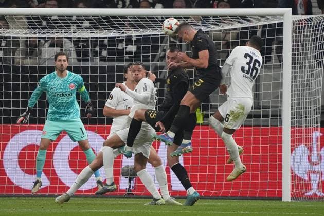 Header chance Tomas Holes Slavia Prague, 3 Frankfurt 07 11 2024 Eintracht Frankfurt vs Slavia Prague, Deutsche Bank Park, UEFA Europa League, 4 Match