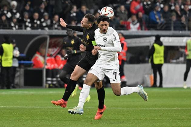 07 11 2024, xsltx, Football UEFA Europa League, Eintracht Frankfurt Slavia Prague emspor, v l Jan Boril SK Slavia Prague Omar Marmoush Eintracht Frankfurt Zweikampf, Aktion, action, battle for the ball DFL DFB REGULATIONS PROHIBIT ANY USE OF PHOTOGRAPHS as IMAGE SEQUENCES and or QUASI VIDEO Frankfurt am Main