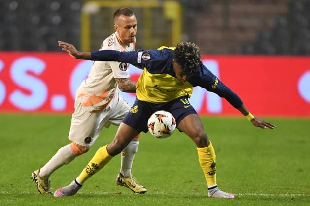 Roma s Angelino and Union s Kevin Rodriguez pictured in action during a soccer game between Belgian Royale Union Saint-Gilloise and Italian club AS Roma in Brussels, on Thursday 07 November 2024, on day 4 8 of the League phase of the UEFA Europa League tournament. JILLxDELSAUX  x104831222x