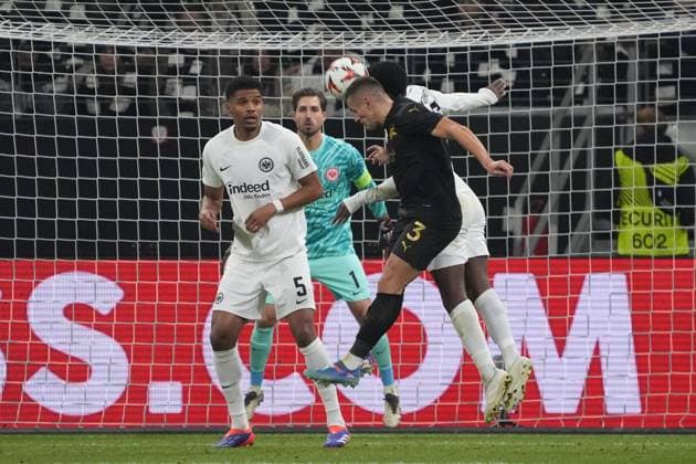 Header chance Tomas Holes Slavia Prague, 3 vs Eric Junior Dina Ebimbe Eintracht Frankfurt, 26 Frankfurt 07 11 2024 Eintracht Frankfurt vs Slavia Prague, Deutsche Bank Park, UEFA Europa League, 4 Match