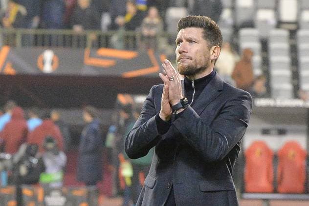 Union s head coach Sebastien Pocognoli greets the public after a soccer game between Belgian Royale Union Saint-Gilloise and Italian club AS Roma in Brussels, on Thursday 07 November 2024, on day 4 8 of the League phase of the UEFA Europa League tournament. JILLxDELSAUX  x104834171x