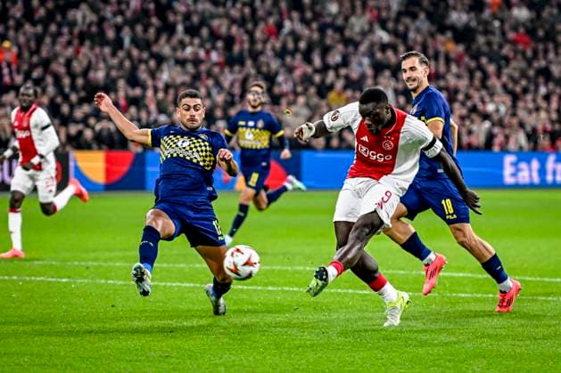 Maccabi Tel Aviv defender Raz Schlomo, AFC Ajax Amsterdam forwarder Brian Brobbey, Maccabi Tel Aviv defender Nemanja Stojic, during the match Ajax Maccabi Tel Aviv at the Johan Cruijff ArenA for the UEFA Europa League League phase Matchday 4 season 2024 2025 in AMSTERDAM, Netherlands on 7 november 2024, photo by Stefan Koops EYE4images DeFodi Images not used in POL SRB CRO FRA GBR NED ITA USA Defodi 746 198784 Defodi-746 not used in POL SRB CRO FRA GBR NED ITA USA