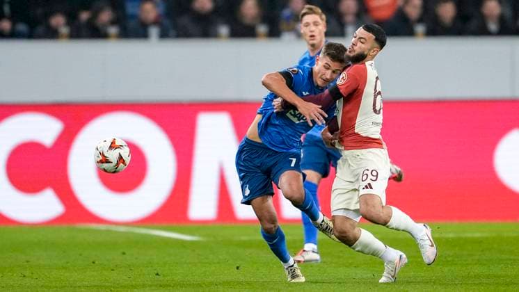 v li Tom Bischof Hoffenheim, 7 , Georges Mikautadze OL, 69 , duel, duel, tackle, tackling, dynamics, action, action, 07 11 2024, Sinsheim Germany , football, UEFA Europa League, group stage, TSG 1899 Hoffenheim Olympique Lyon, REGULATIONS PROHIBIT ANY USE OF PHOTOGRAPHS AS IMAGE SEQUENCES AND OR QUASI VIDEO xozx