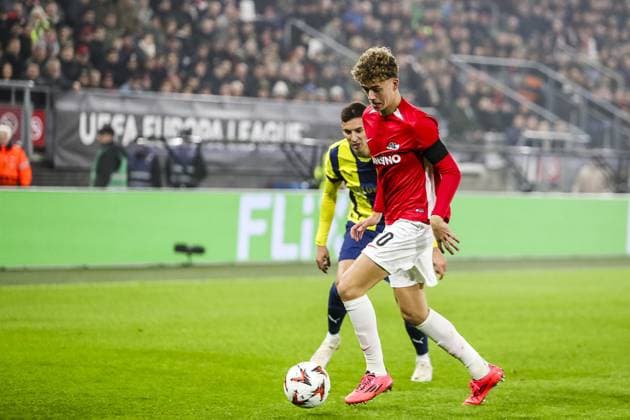 ALKMAAR - 07-11-2024, AFAS Stadium. UEFA Europa League, season 2024 2025 during the match AZ - Fenerbahce. AZ player Sven Mijnans AZ - Fenerbahce  x26690146x Copyright: