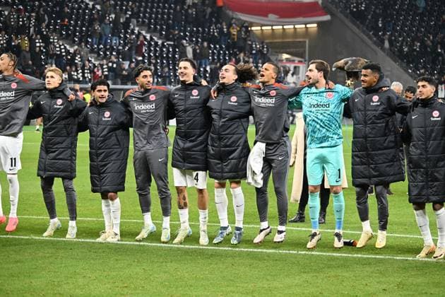 07 11 2024, xsltx, Football UEFA Europa League, Eintracht Frankfurt Slavia Prague emspor, v l jubilation, joy about the victory at Eintracht Frankfurt DFL DFB REGULATIONS PROHIBIT ANY USE OF PHOTOGRAPHS as IMAGE SEQUENCES and or QUASI VIDEO Frankfurt am Main