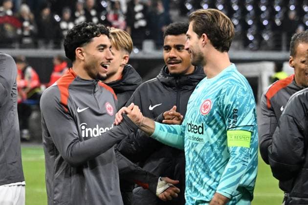 07 11 2024, xsltx, Football UEFA Europa League, Eintracht Frankfurt Slavia Prague emspor, v l jubilation, joy about the victory at Eintracht Frankfurt Omar Marmoush Eintracht Frankfurt Kevin Trapp Eintracht Frankfurt DFL DFB REGULATIONS PROHIBIT ANY USE OF PHOTOGRAPHS as IMAGE SEQUENCES and or QUASI VIDEO Frankfurt am Main