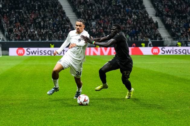 Nnamdi Collins Eintracht Frankfurt, 34 in duel with El Hadji Diouf SK Slavia Prague 12 , GER, Eintracht Frankfurt vs SK Slavia Prague, Football, UEFA Europa League, Matchday 4, Season 2024 25, 07 11 2024 GER, Eintracht Frankfurt vs SK Slavia Prague, Football, UEFA Europa League, Matchday 4, Season 2024 25, 07 11 2024 Frankfurt am Main Copyright: xEibner-Pressefoto FlorianxWieganx EP_FWD
