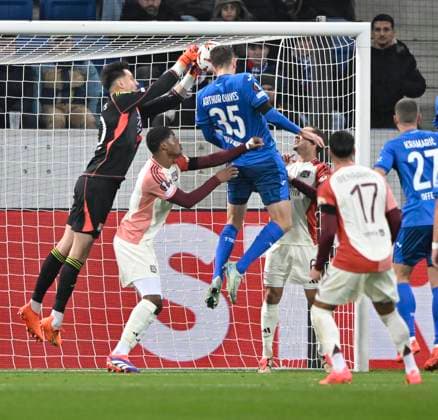Penalty area scene, goal area scene Goalkeeper Remy Descamps Olympique Lyon Lyonnais OL 40 vs Goalkeeper Remy Descamps Olympique Lyon Lyonnais OL 40 Action TSG 1899 Hoffenheim vs Olympique Lyonnais Lyon 07 11 2024 DFL REGULATIONS PROHIBIT ANY USE OF PHOTOGRAPHS AS IMAGE SEQUENCES AND OR QUASI VIDEO TSG 1899 Hoffenheim vs Olympique Lyonnais Lyon