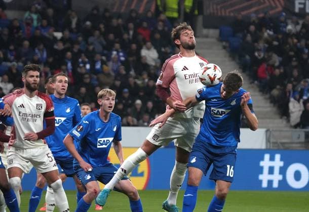 07 11 2024, PreZero Arena, Sinsheim, Europa League, TSG 1899 Hoffenheim vs Olympique Lyon , in the picture Tanner Tessmann Lyon , Anton Stach Hoffenheim Photo by Hasan Bratic DeFodi Images not used in POL SRB CRO FRA GBR NED ITA USA Defodi 506 20241107 hbr 1685 Defodi-506 not used in POL SRB CRO FRA GBR NED ITA USA