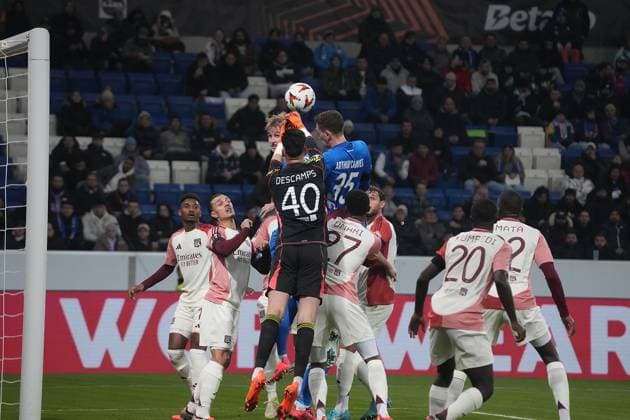 Europa League, TSG 1899 Hoffenheim vs Olympique Lyon 07 11 2024, PreZero Arena, Sinsheim, Europa League, TSG 1899 Hoffenheim vs Olympique Lyon , in the picture goalkeeper Remy Descamps Lyon , Max Moerstedt Hoffenheim , Arthur Chaves Hoffenheim nordphotoxGmbHx xBratic nph00250