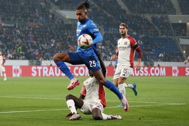 07 11 2024, xtvx, Football UEFA Europa League, TSG 1899 Hoffenheim Olympique Lyon emspor, v l Kevin Akpoguma TSG 1899 Hoffenheim Sael Kumbedi Olympique Lyon Zweikampf, Duell, duel, tackle, compete DFL DFB REGULATIONS PROHIBIT ANY USE OF PHOTOGRAPHS as IMAGE SEQUENCES and or QUASI VIDEO Sinsheim