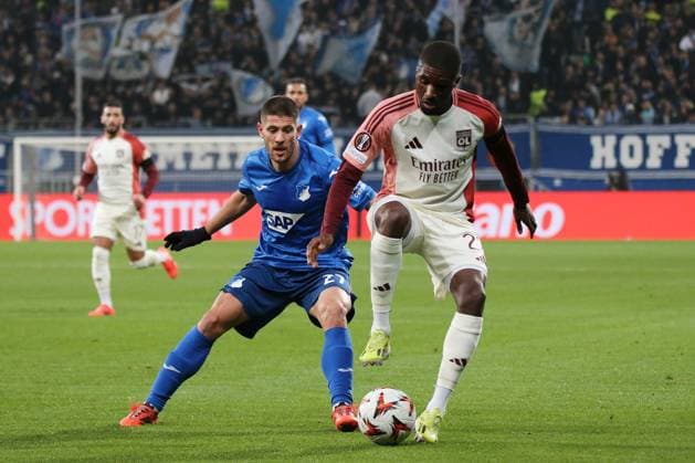 07 11 2024, xtvx, Football UEFA Europa League, TSG 1899 Hoffenheim Olympique Lyon emspor, v l Zweikampf, Duell, duel, tackle, compete Andrej Kramaric TSG 1899 Hoffenheim Clinton Mata Olympique Lyon DFL DFB REGULATIONS PROHIBIT ANY USE OF PHOTOGRAPHS as IMAGE SEQUENCES and or QUASI VIDEO Sinsheim