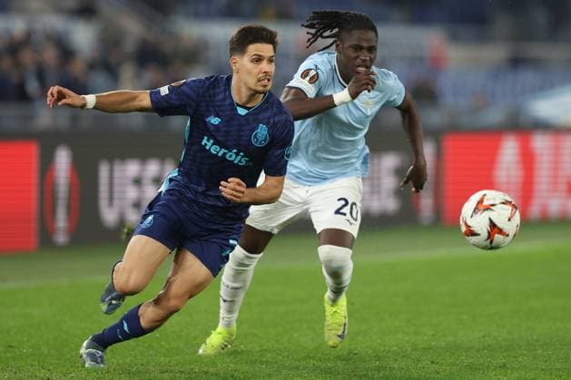 Rome, Italy 07.11.2024: Loum Tchaouna of Lazio, Nehuen Perez of Porto during the Uefa Europa League 2024-2025, day 4, football match between SS Lazio vs Fc Porto at Olympic Stadium in Rome on 7th November 2024.  Copyright: xMarcoxIacobucci IPAxSportx xipa-x xx IPA_51356010 IPA_Agency_IPA51356010
