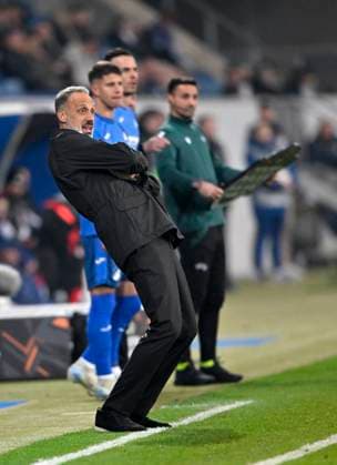 Coach Pellegrino Matarazzo TSG 1899 Hoffenheim on the sidelines Gesture Gesture TSG 1899 Hoffenheim vs Olympique Lyonnais Lyon 07 11 2024 DFL REGULATIONS PROHIBIT ANY USE OF PHOTOGRAPHS AS IMAGE SEQUENCES AND OR QUASI VIDEO TSG 1899 Hoffenheim vs Olympique Lyonnais Lyon