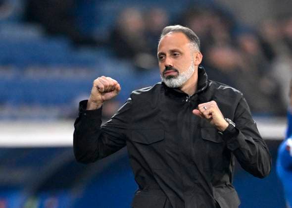 Coach Pellegrino Matarazzo TSG 1899 Hoffenheim on the sidelines Gesture Gesture TSG 1899 Hoffenheim vs Olympique Lyonnais Lyon 07 11 2024 DFL REGULATIONS PROHIBIT ANY USE OF PHOTOGRAPHS AS IMAGE SEQUENCES AND OR QUASI VIDEO TSG 1899 Hoffenheim vs Olympique Lyonnais Lyon