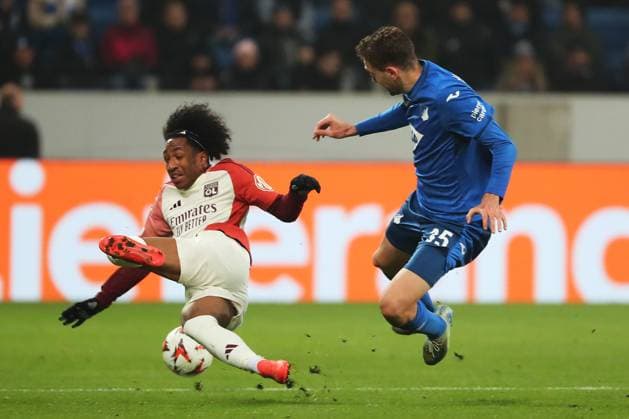 07 11 2024, xtvx, Football UEFA Europa League, TSG 1899 Hoffenheim Olympique Lyon emspor, v l Zweikampf, Duell, duel, tackle, compete Malick Fofana Olympique Lyon Arthur Chaves TSG 1899 Hoffenheim DFL DFB REGULATIONS PROHIBIT ANY USE OF PHOTOGRAPHS as IMAGE SEQUENCES and or QUASI VIDEO Sinsheim