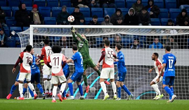 Penalty area scene, goal area scene Fist defense action Goalkeeper Oliver Baumann TSG 1899 Hoffenheim 01 TSG 1899 Hoffenheim vs Olympique Lyonnais Lyon 07 11 2024 DFL REGULATIONS PROHIBIT ANY USE OF PHOTOGRAPHS AS IMAGE SEQUENCES AND OR QUASI VIDEO TSG 1899 Hoffenheim vs Olympique Lyonnais Lyon