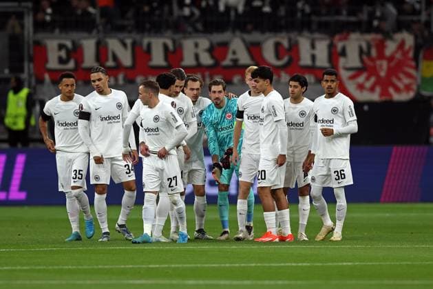 07 11 2024, xovx, Football UEFA Europa League, Eintracht Frankfurt Slavia Prague The players of Eintracht Frankfurt swear a DFL DFB REGULATIONS PROHIBIT ANY USE OF PHOTOGRAPHS as IMAGE SEQUENCES and or QUASI VIDEO emspor Frankfurt am Main
