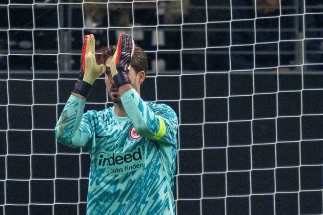 Goalkeeper Kevin Trapp Eintracht Frankfurt gestures during the UEFA Europa League 2024 25 League Phase MD4 match between Eintracht Frankfurt v SK Slavia Praha at Deutsche Bank Park on November 7, 2024 in Frankfurt am Main, Germany not used in POL SRB CRO FRA GBR NED ITA USA Defodi 747 747 20241107 EFSlPr 000000188 Defodi-747 not used in POL SRB CRO FRA GBR NED ITA USA