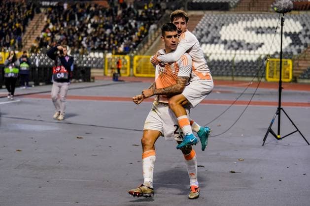BRUSSELS, BELGIUM - NOVEMBER 7: Gianluca Mancini of AS Roma celebrates with Tommaso Baldanzi of AS Roma after scoring his team s first goal during the UEFA Europa League 2024 25 League Phase MD4 match between R. Union Saint-Gilloise and AS Roma at King Baudouin Stadium on November 7, 2024 in Brussels, Belgium. (Photo by Rene Nijhuis) SPO  Copyright: xRenexNijhuis